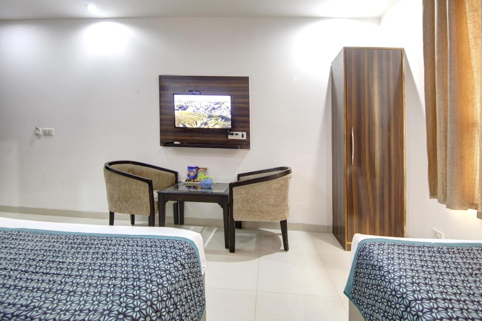 Hotel Devrana Delhi Airport Νέο Δελχί Εξωτερικό φωτογραφία