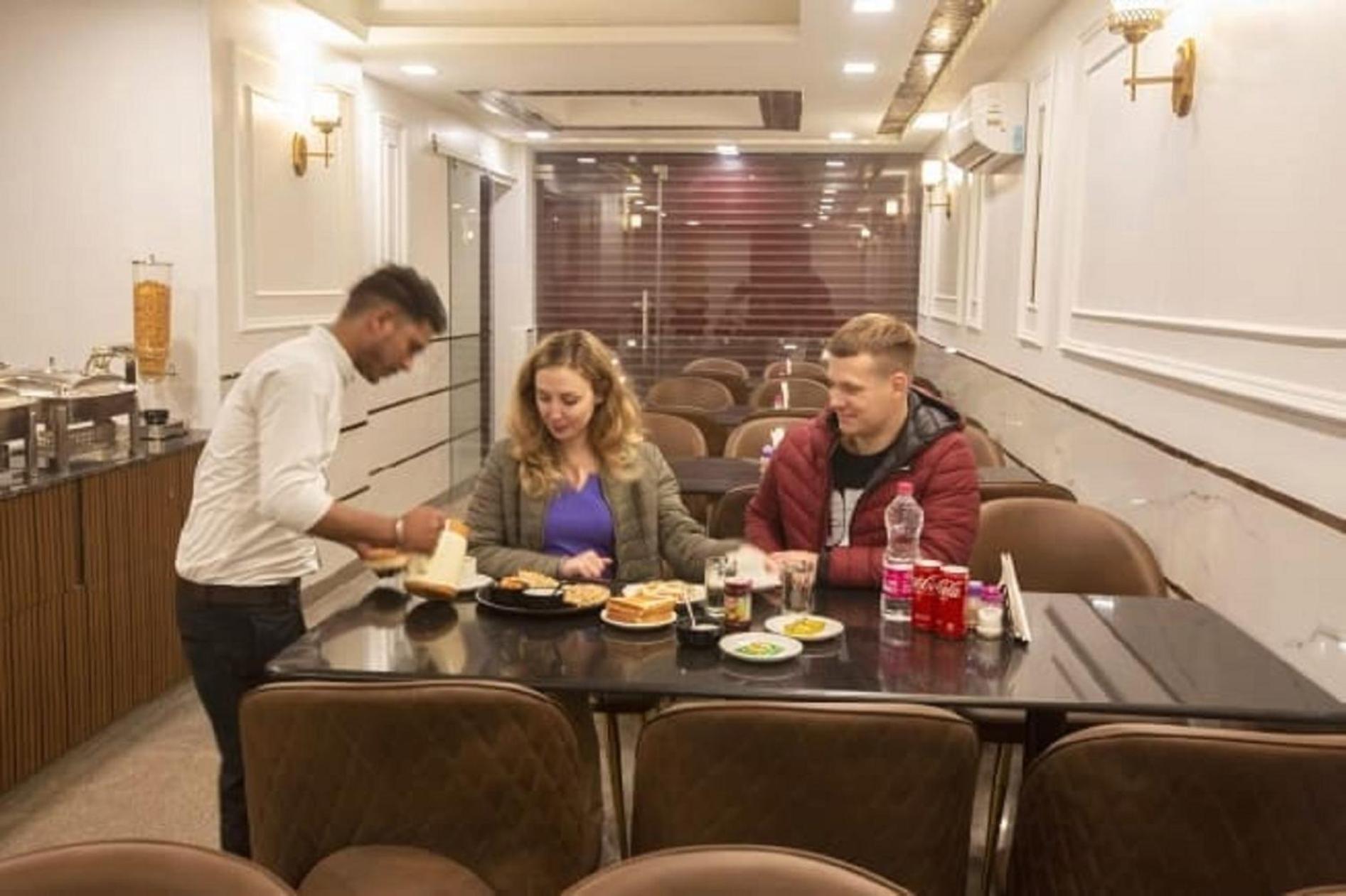Hotel Devrana Delhi Airport Νέο Δελχί Εξωτερικό φωτογραφία